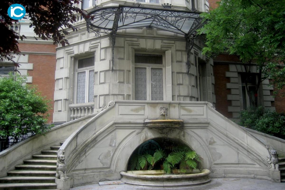 Gran Palacete en Paseo del  Salón , Granada