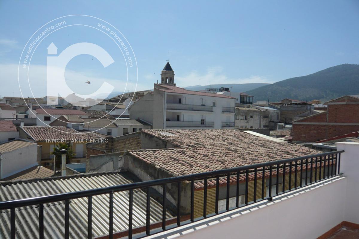 Edificio a estrenar que se compone 12 VIVIENDAS Y 8 GARAJES MANCHA REAL