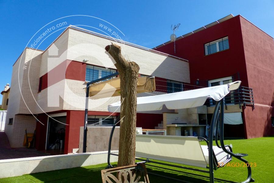 Chalet independiente en Otura