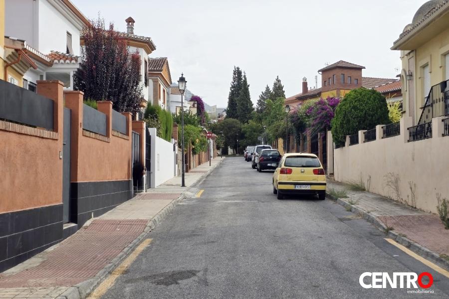 Chalet adosado en Jun