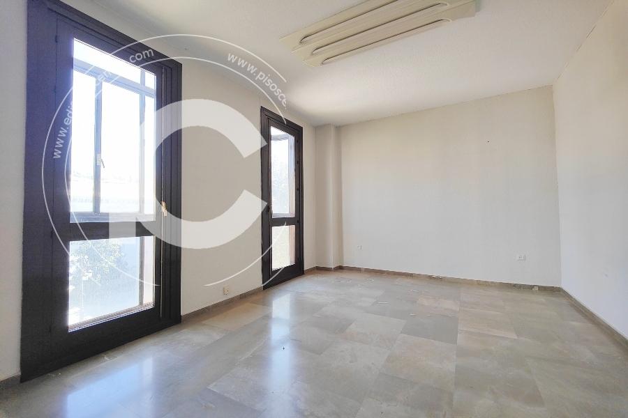 Oficinas en Reyes Católicos en alquiler